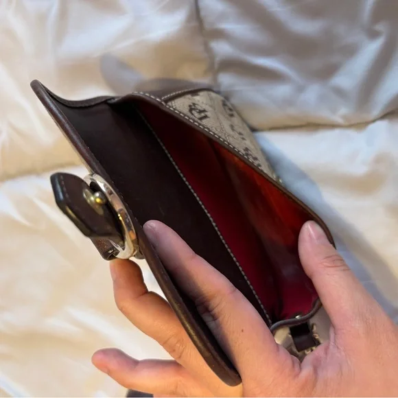 Dooney & Bourke vintage brown leather wristlet - Picture 5 of 9